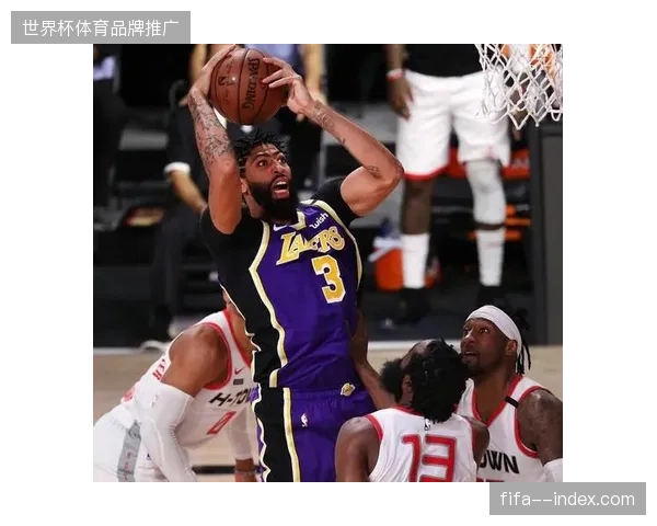 塞纳克兼具身高与机动性，其全面的技术展现了成为现代内线的巨大潜力